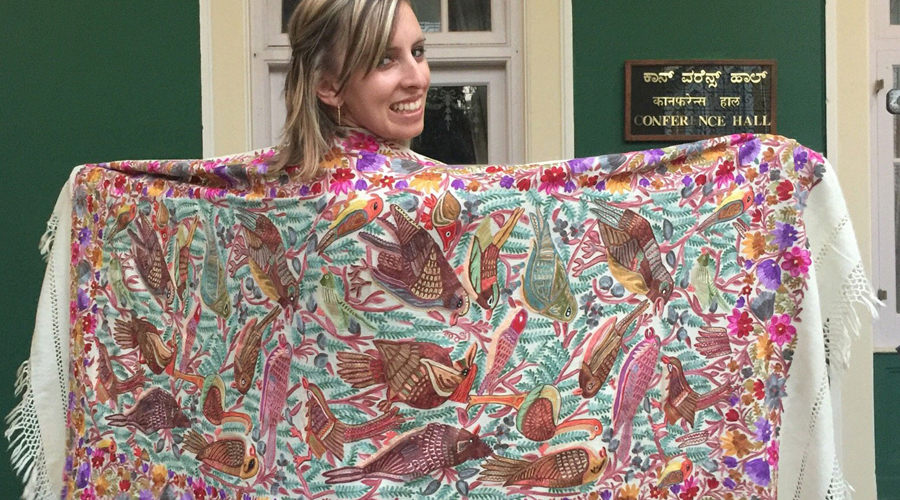 Best Pashmina Shawls for Winter: Style Meets Warmth | Akee International