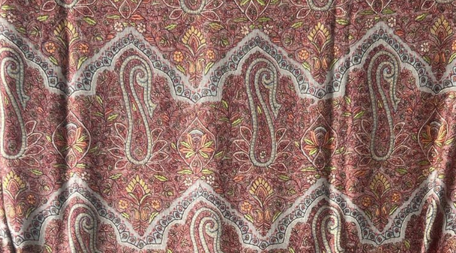 Journey of a Pashmina Shawl: From Himalayan Fiber to Luxury Warmth | Akee International