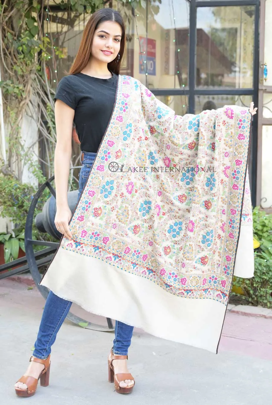 Veda Weaves Heritage Kashmiri Shawl | Hand Embroidered Pashmina