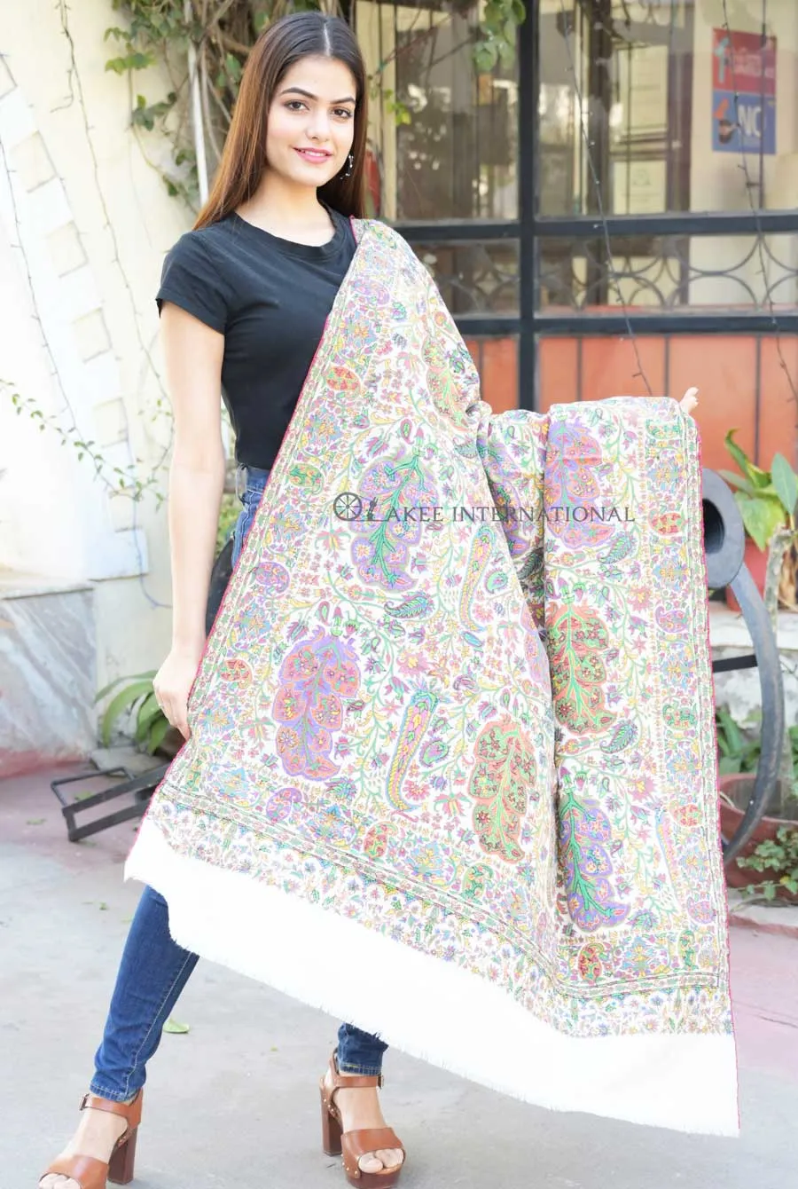 Sitara Noor Luxury Kashmiri Pashmina Shawl | Akee International