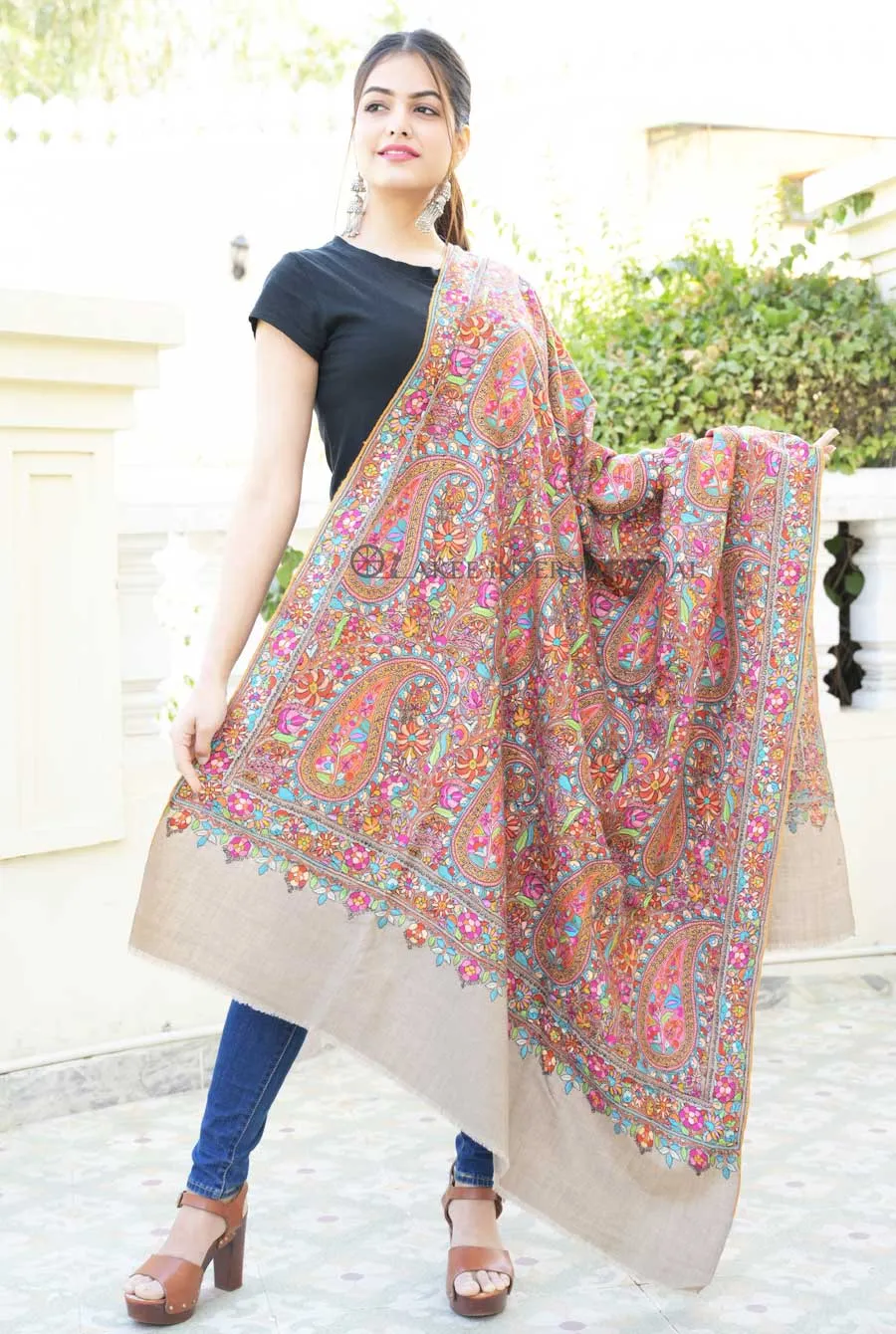 Moti Resham Elegant Kashmiri Pashmina Shawl | Akee International