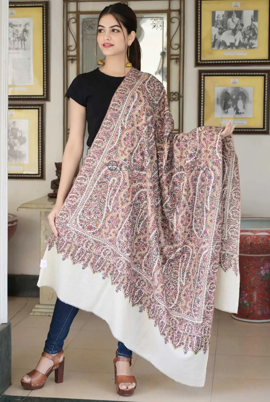 Shahi Karigar Luxury Handcrafted Pashmina Shawl | Akee International