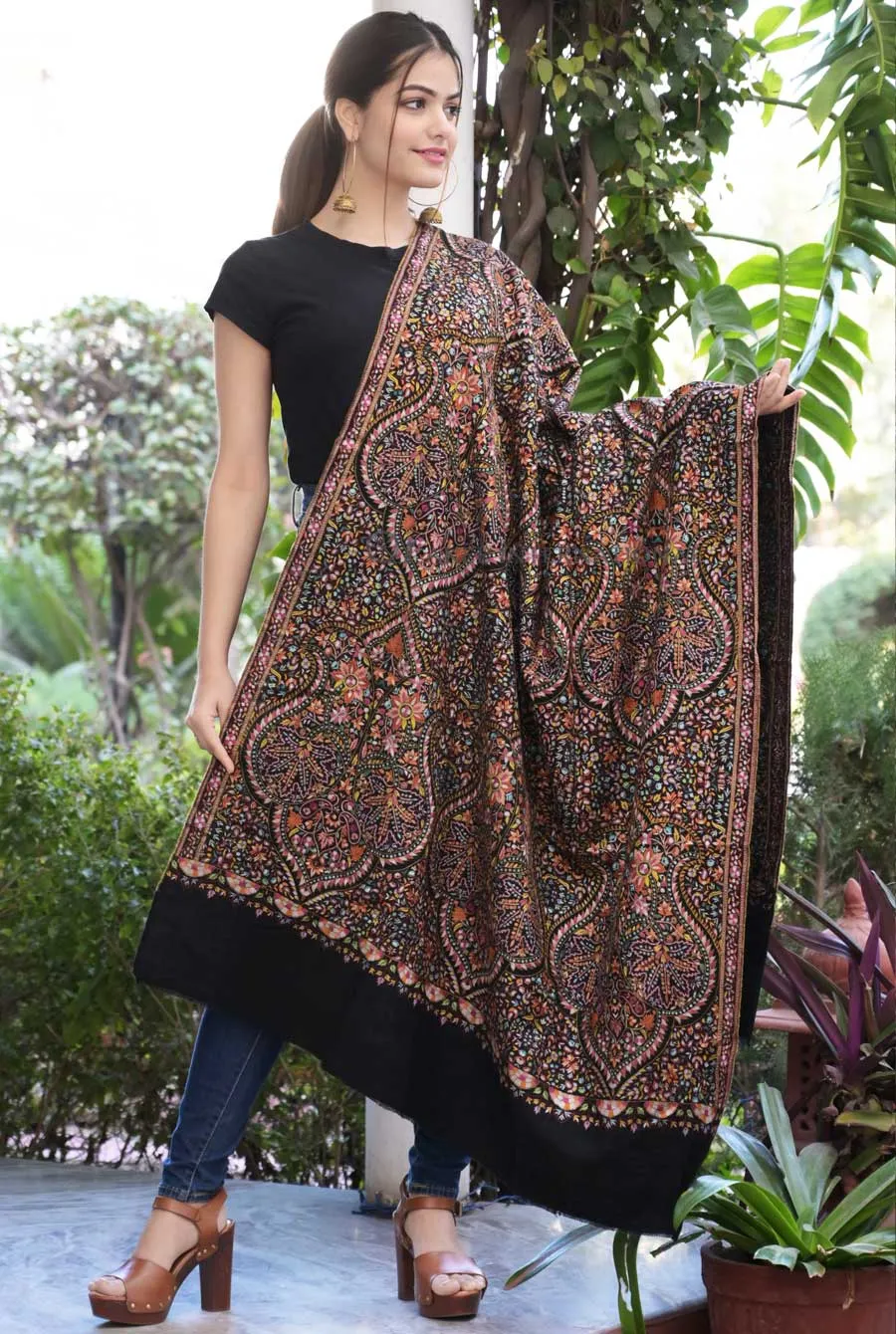 Kaarigar Legacy Royal Embroidered Pashmina Shawl