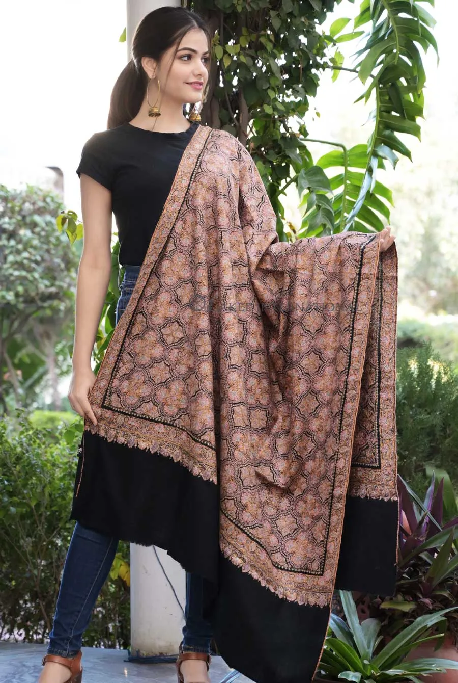 Tilla Vasl Royal Kashmiri Pashmina Shawl | Hand Embroidered