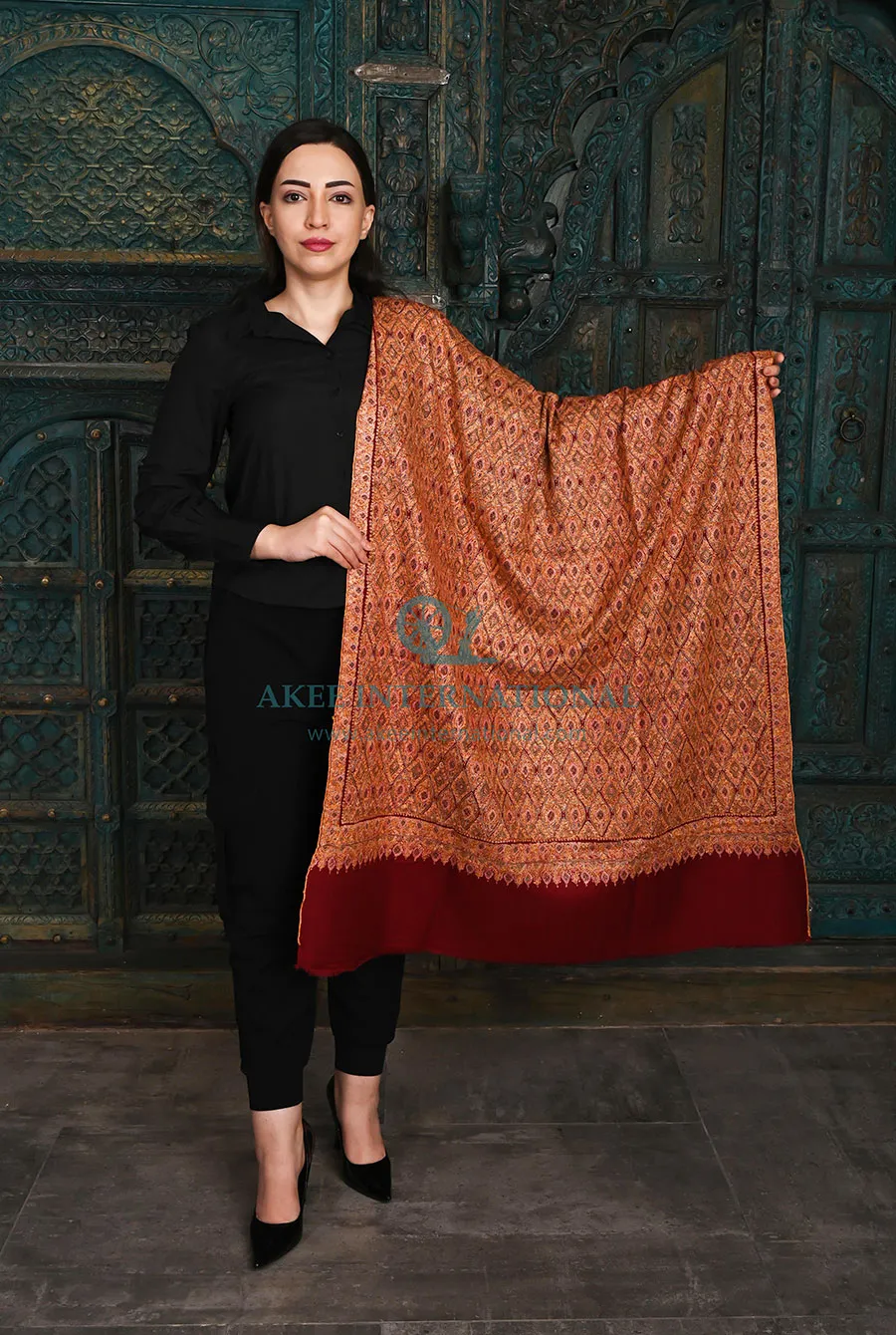 Vellora Weave Kashmiri Embroidered Pashmina Shawl
