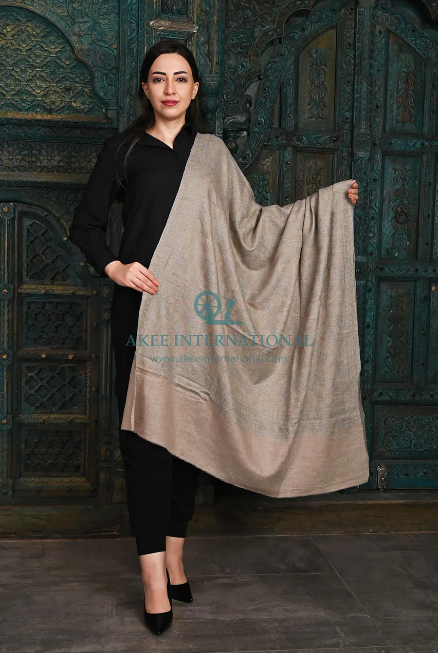Luxe Kashmir Artisan Embroidered Pashmina Shawl