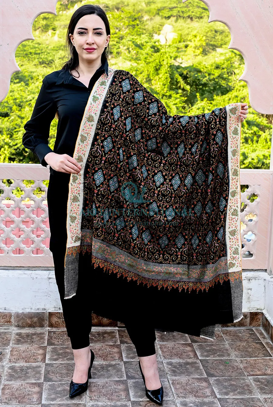 Kashvya Heritage Embroidered Pashmina Shawl | Akee International