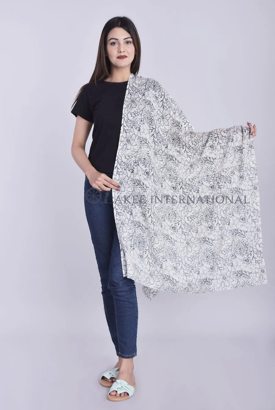 Designer Contemporary Wool Print Scarf | Akee International